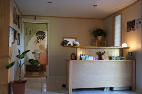 Anthony Lee–Acupuncture - Bet 4u 0
