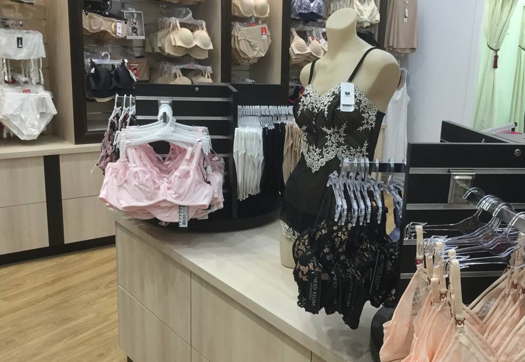 Lingerie Hosiery Click Find