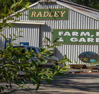 Radleys Pet  Aquarium - Click Find