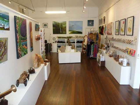Nimbin Artists Gallery - Click Find 1