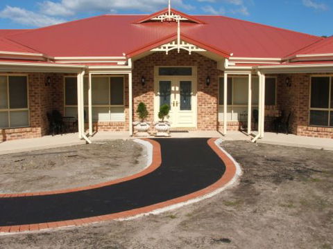Mike Medcalf Asphalt Contractor & Plant Hire - Bet 4u 1