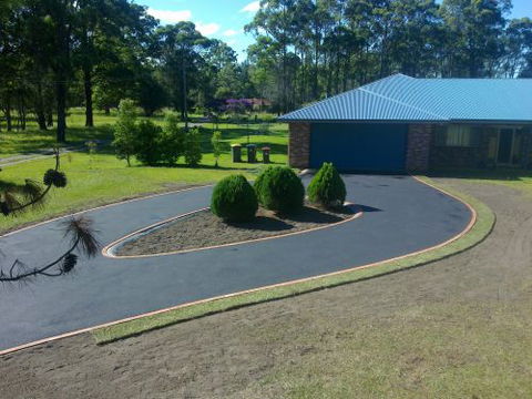 Mike Medcalf Asphalt Contractor & Plant Hire - Bet 4u 3