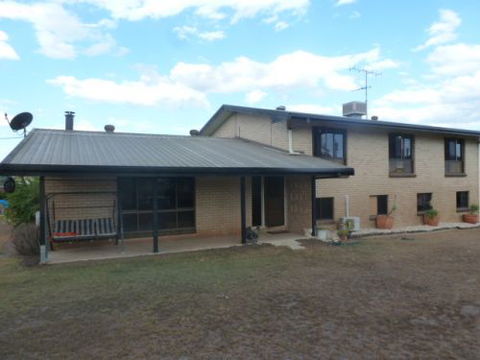 Raine & Horne Rural Mundubbera - Click Find 3