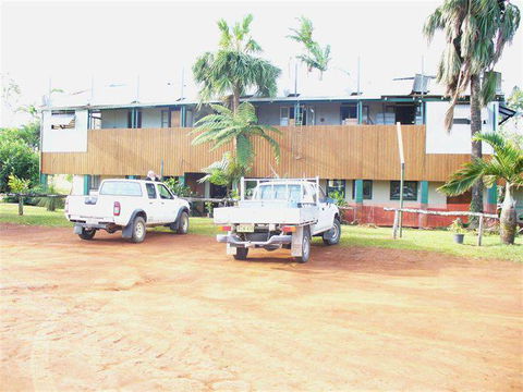 Garradunga Hotel - Click Find 2