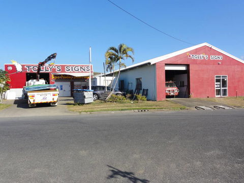 Tolly’s Signs - DBD 4