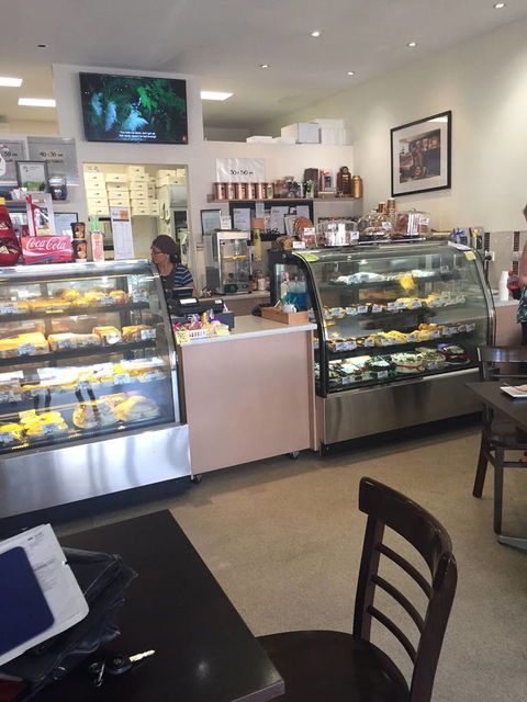 Kurts Cakes - Click Find 0