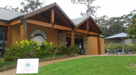 Wheelers Seafood Restaurant - Lawyer Find 7
