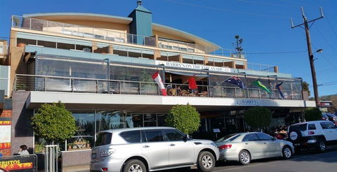 Sams Pizzeria On The Waterfront - Click Find 20