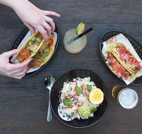 The Crown Hotel - Bet 4u 8