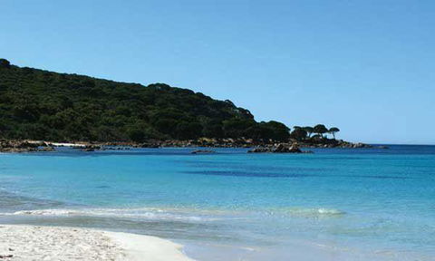 Bunkers Beach House - Click Find 10