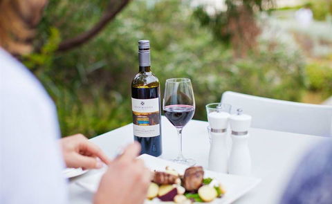 Bunkers Beach House - Click Find 1