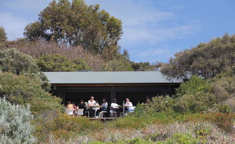 Bunkers Beach House - Click Find 19