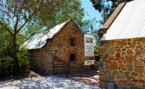 Stonelea Restaurant - Bet 4u 23