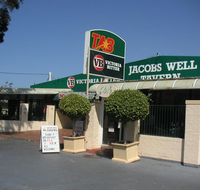 Jacobs Well Bayside Tavern - Click Find