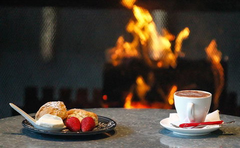 Other Side Of The Moon Restaurant - Click Find 0