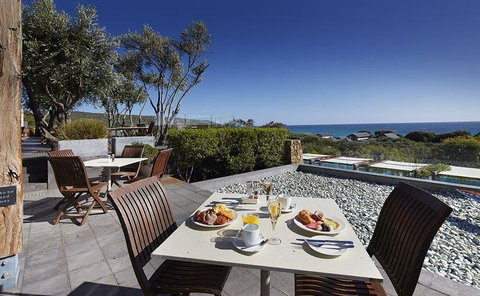 Other Side Of The Moon Restaurant - Click Find 24