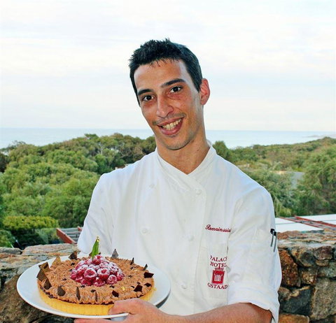 Other Side Of The Moon Restaurant - Click Find 27