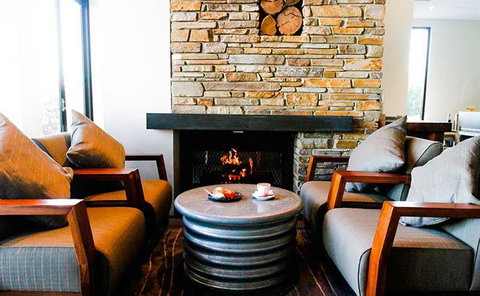 Other Side Of The Moon Restaurant - Click Find 8