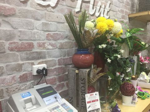 Castletown Flower Hut - Bridge Guide 3