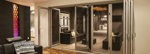 Well Hung Glass & Aluminium Products - Click Find 0