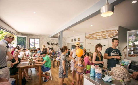 10 Hastings Street Cafe - Bridge Guide 11