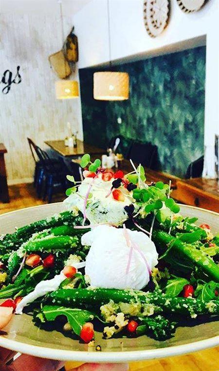10 Hastings Street Cafe - Bridge Guide 4