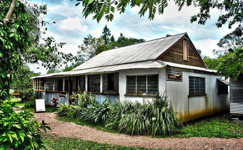 Herveys Range Heritage Tea Rooms - Click Find 0