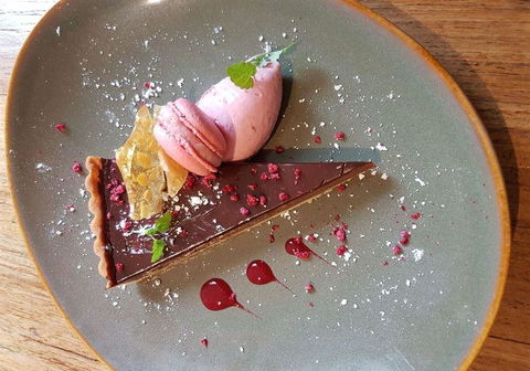 The Carlisle Bar - Click Find 11