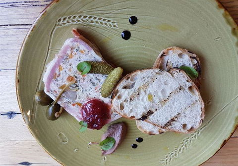 The Carlisle Bar - Click Find 13