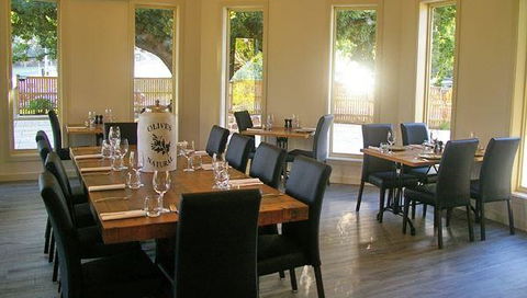 The Carlisle Bar - Click Find 18