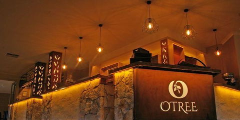 The Carlisle Bar - Click Find 19