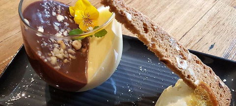 The Carlisle Bar - Click Find 23