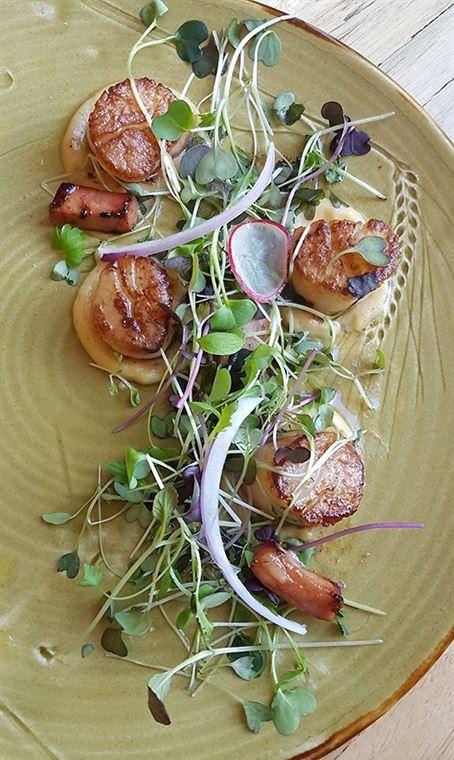 The Carlisle Bar - Click Find 24