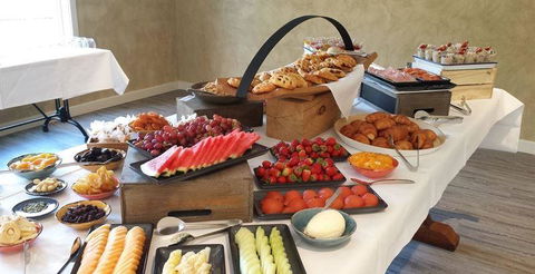 The Carlisle Bar - Click Find 4