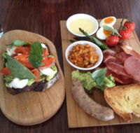 Gertrude  Mabel - Bet 4u