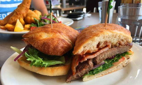 The River Cafe At Beauty Point - Click Find 6