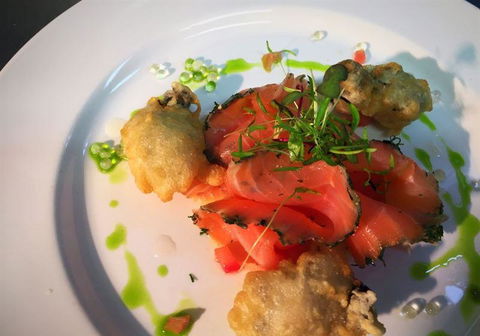 LakeFront Bistro - Click Find 14