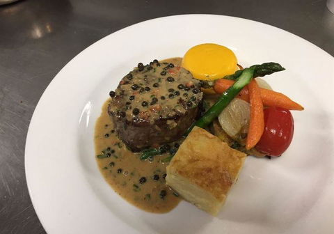 LakeFront Bistro - Click Find 16