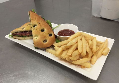 LakeFront Bistro - Click Find 7