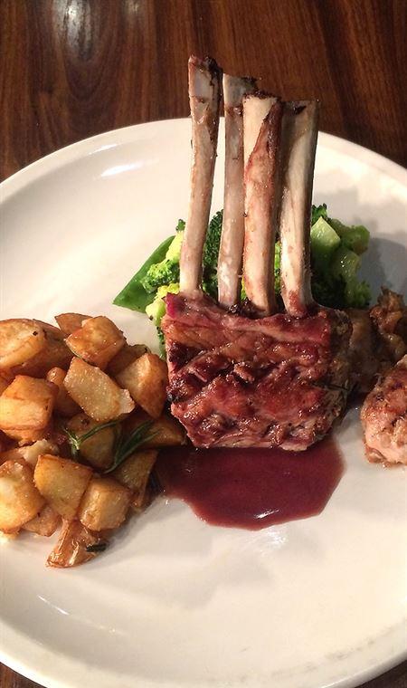 Coffee Barn Bistro And Bar - Bet 4u 4