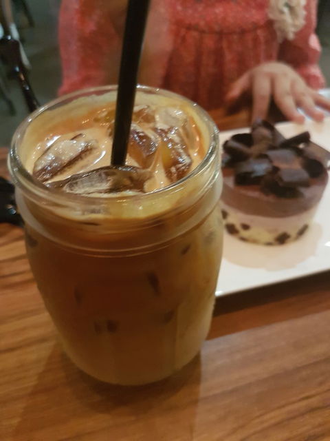 Sweet Treats Dessert Cafe - Click Find 1
