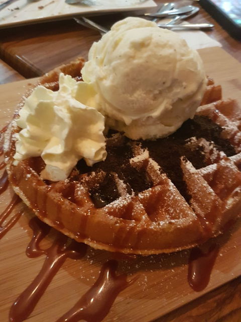Sweet Treats Dessert Cafe - Click Find 5