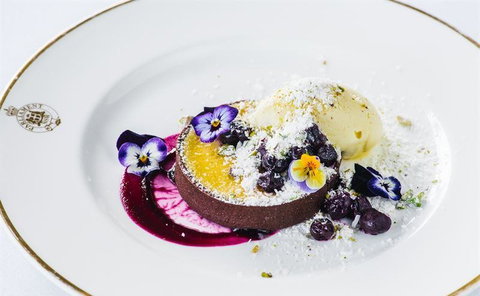 SJ's Brasserie - Bet 4u 10