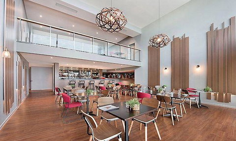 Torng Bai Thai Restaurant - Bridge Guide 4