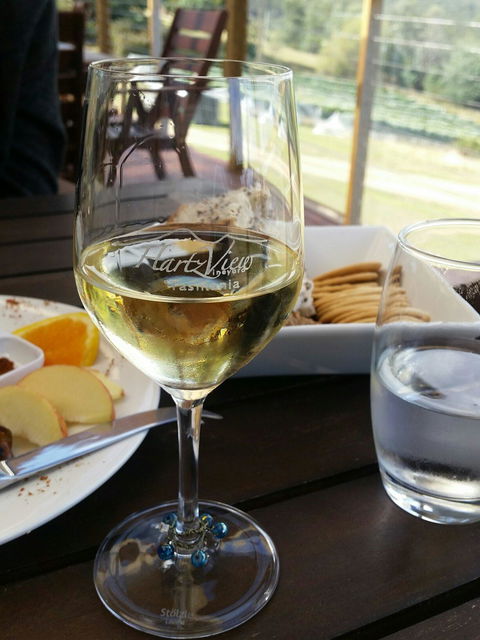 Hartzview Vineyard Cafe - Bridge Guide 8