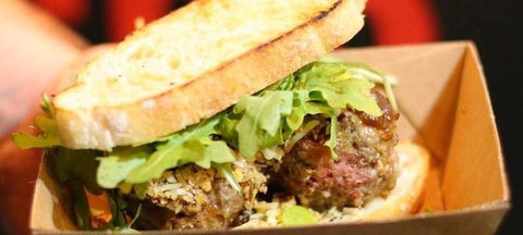 Mannelli's Cafe Burnside - Bridge Guide 2