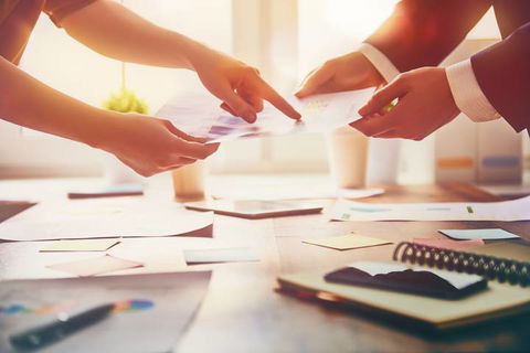 Alec MacDonald Accountant - Click Find 2