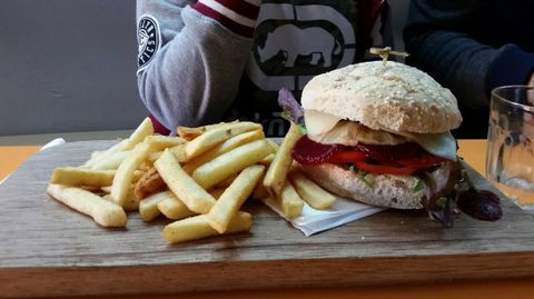 Belle Vue Cafe - Click Find 0