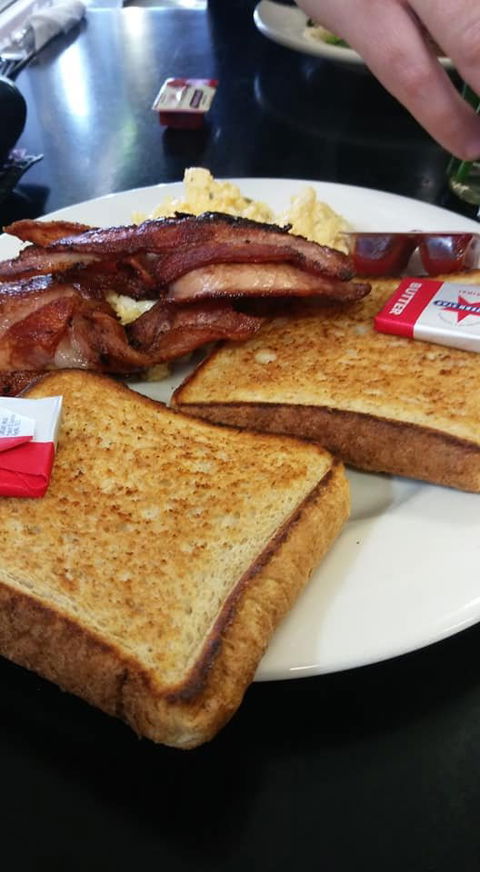 Amble Inn Snack Bar - Click Find 7