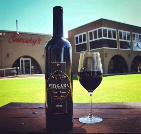 Sneaky's Restaurant - Bridge Guide 2